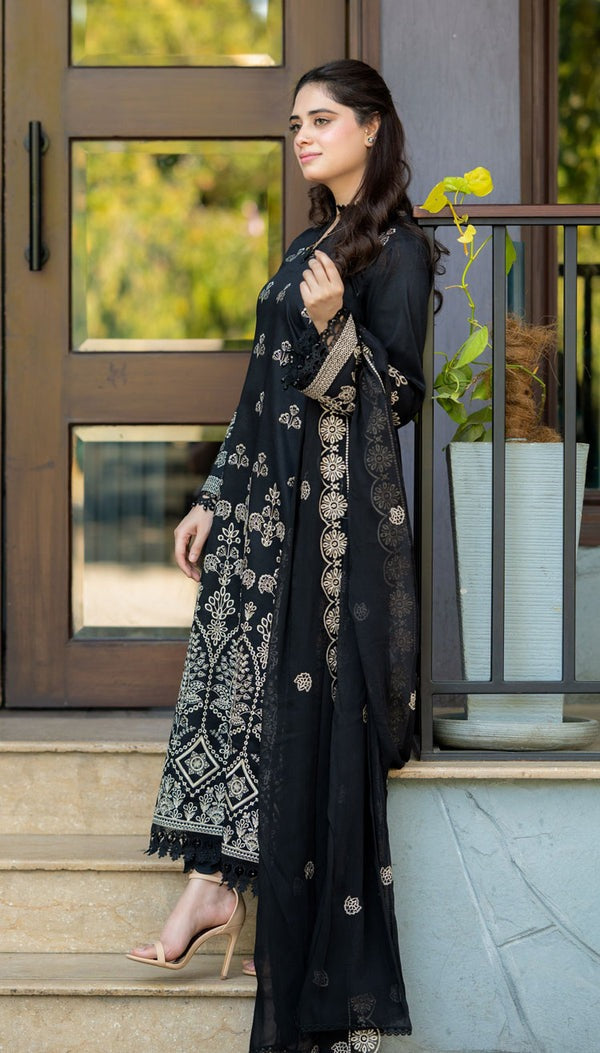 Classic Navy 3-Piece Suit – Timeless Elegance in Every Stitch T