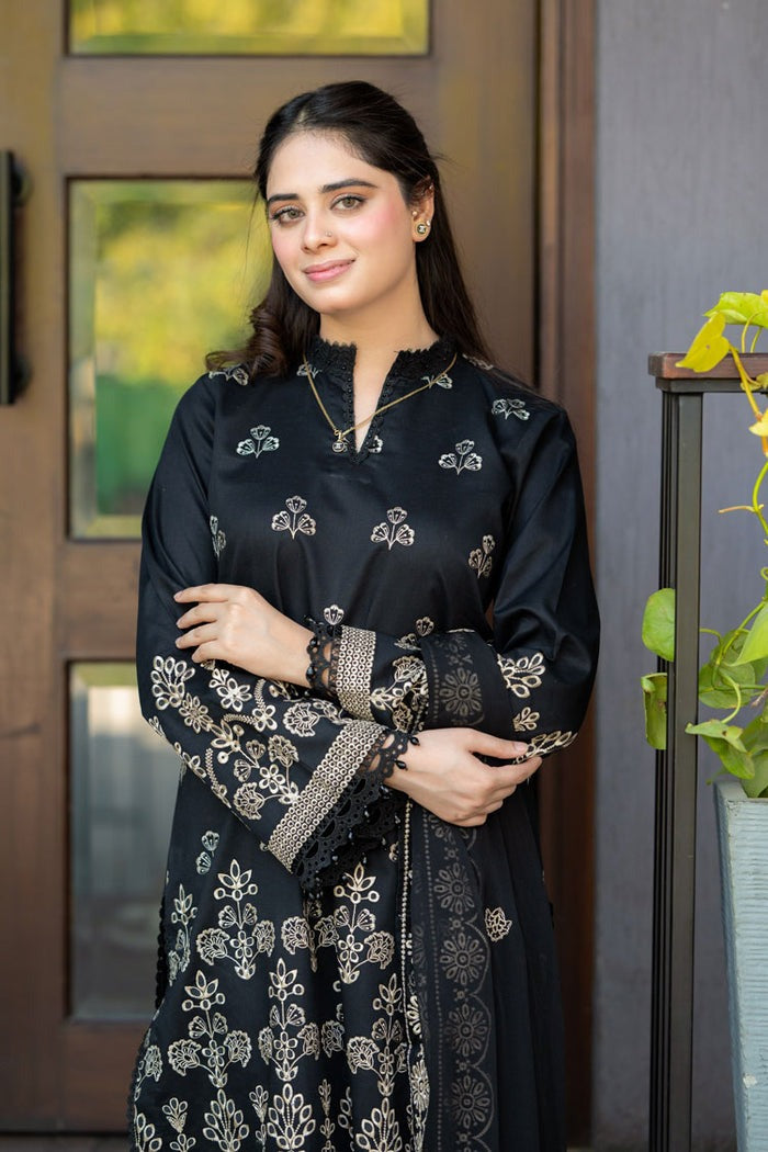 Classic Navy 3-Piece Suit – Timeless Elegance in Every Stitch T