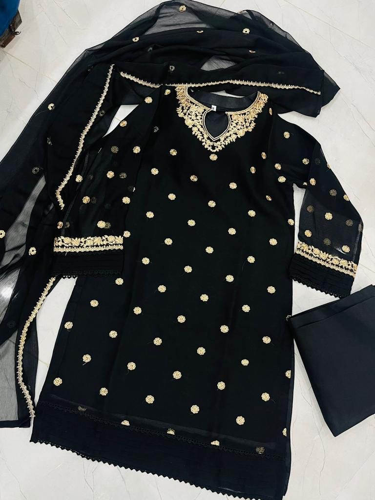 Shafoon 3-Piece Suit – Elegance Redefined in Three Layers